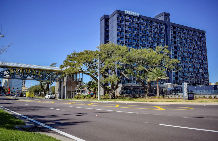LEGENDS HOTEL